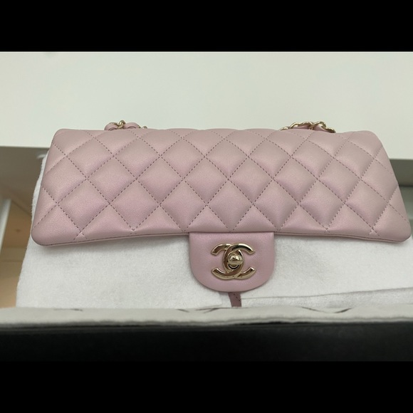 SOLD!!! CHANEL MEDIUM CLASSIC FLAP - Picture 6 of 12